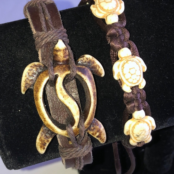 Lot of 2 Brown Leather Carved Turtle Adjustable Boho Bracelets - Picture 2 of 8